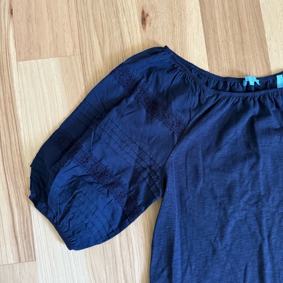 Draper James Women's Blue Embroidered Pintuck Top in navy size M puff sleeves - Picture 6 of 12